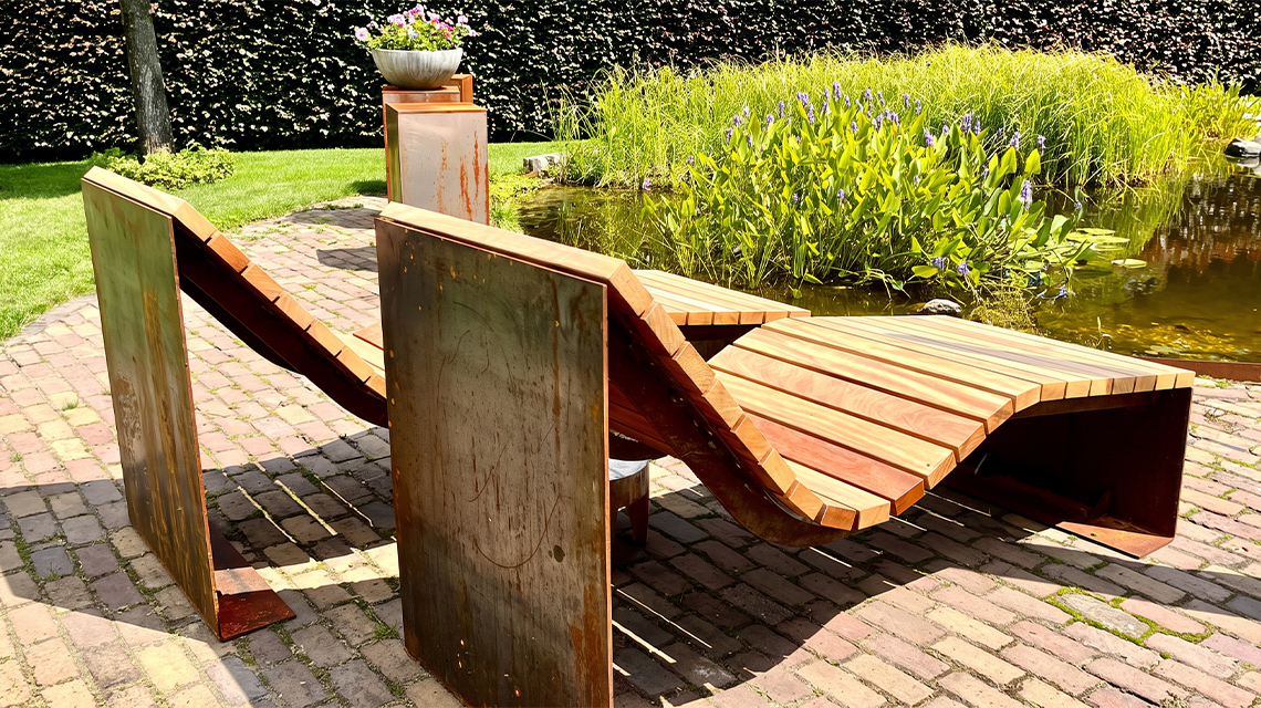 Mobilier design en acier Corten et bois pour jardin